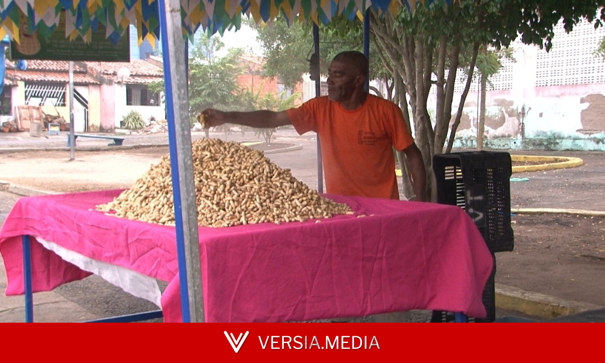 Tradição na venda de amendoim garante sustento de famílias e atravessa gerações em Feira de Santana
