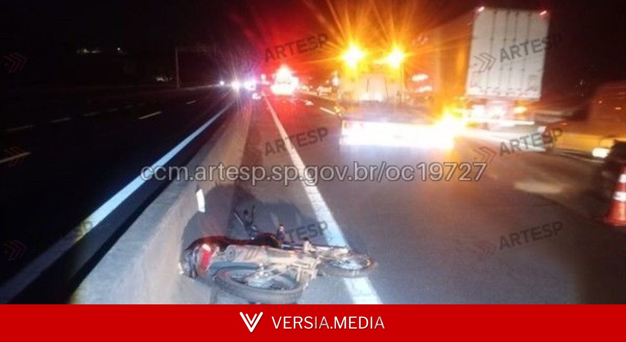 Motociclista bate em carreta, é atropelado duas vezes e morre na Raposo Tavares