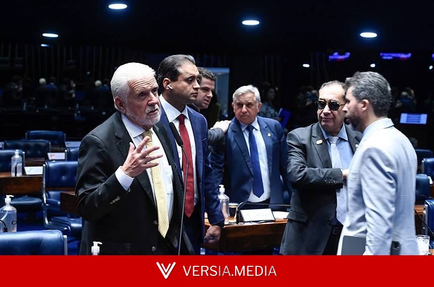 Jaques Wagner perde apoio na bancada do PT em meio à pressão para saída do governo